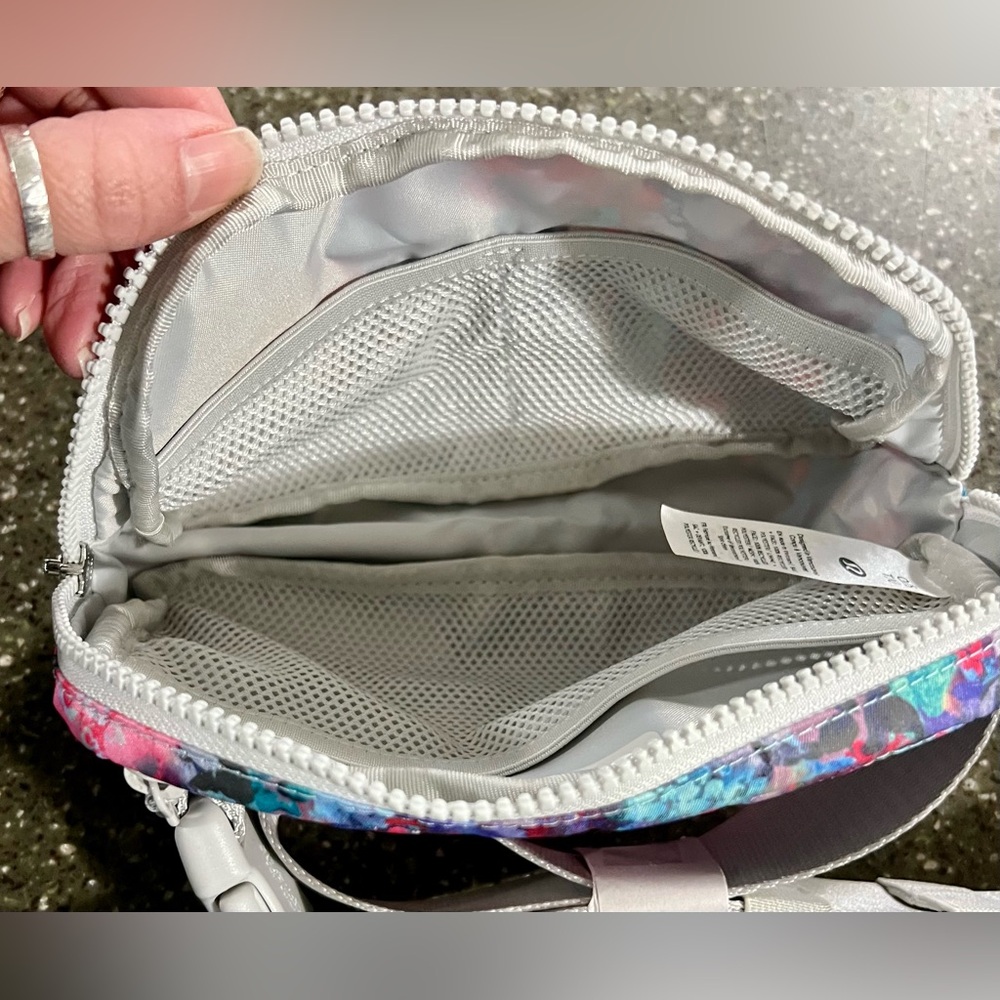 NEW Lululemon Flower Glide Multi Everywhere Belt Bag 1L Travel Crossbody Gym - Picture 14 of 14
